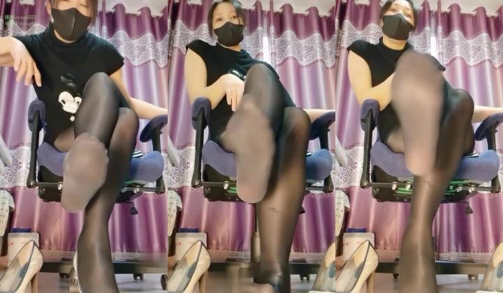 良家肥臀成熟女人【桃子冰妈妈】自演剧情骚话调教，紫薇喷水足交性爱，顶级败火母狗