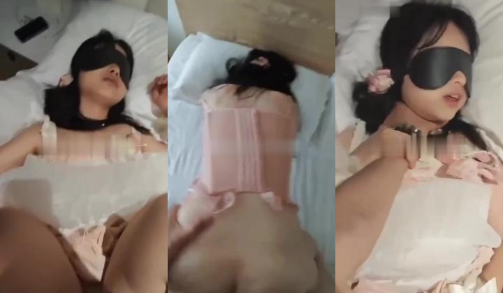 富二代真实约炮，【fKabuto】，漫展搭讪的05年女大学生，完美露脸，反差感，看精液流出