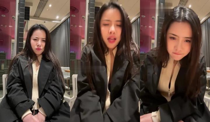 ️逆天户外主播【qingqing-ss】高颜值长腿丝袜、公园、商场餐厅大胆当着路人面裸露自慰