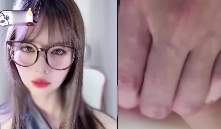 网红【小野猫】超有气质御姐 上面正常直播聊天 ️下面感谢榜一大哥的嘉年华 BB给您看