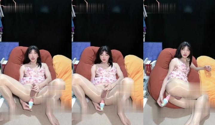 推特5W粉高颜小男娘 鱼鱼鱼 付费新作 当我戴上我的秘书眼镜 你能忍住不对射屏吗 再接个视频试试