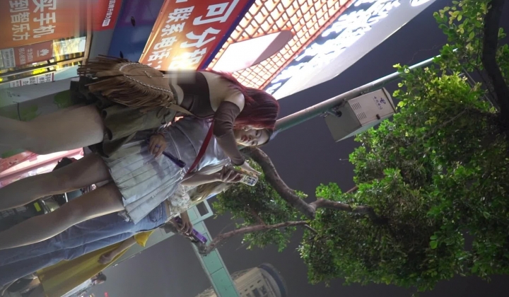 空城原创 步行街一路跟踪抄底多位美女 探寻各种不同的裙底风光