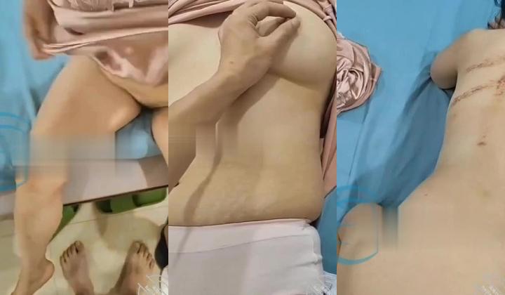 【披风少年爱老妈】和姨妈刚走的老妈做爱，中途来电话。24分钟一镜到底，内射