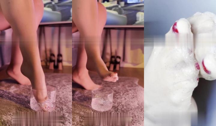 国内超强调教SLAVE DOLL AARUNA露脸阴环肛环美少妇，口交做爱，阴蒂穿孔