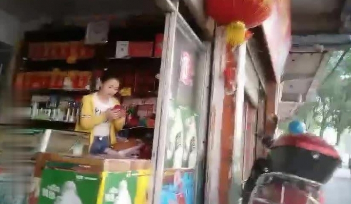 【足疗店小粉灯】偷拍3天多女~扫街达人，打桩机，少妇们这是赚钱吗？不，在享受真实刺激