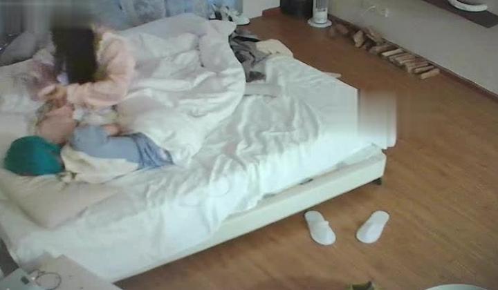 流出酒店偷拍 cos圈真乱两个角色扮演的小年轻在酒店乱搞