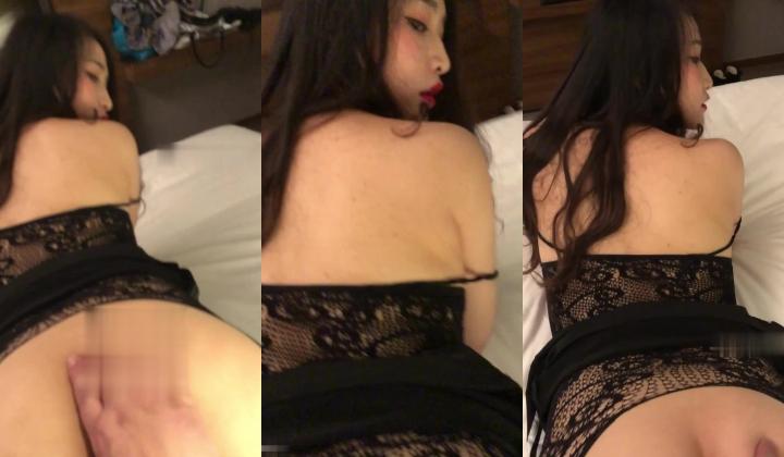 极品气质模特【晓米】私拍视图跟摄影师啪啪乳交