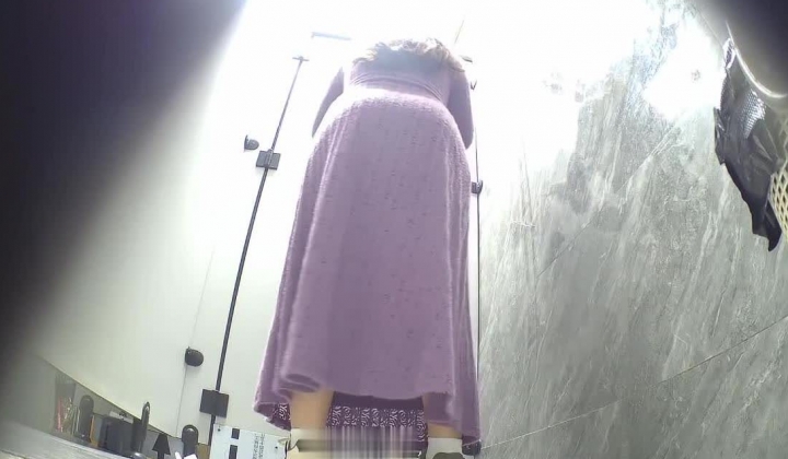 夜总会女厕 高清后景偷拍小姐尿尿包臀裙小高跟美女的性感修美腿长腿