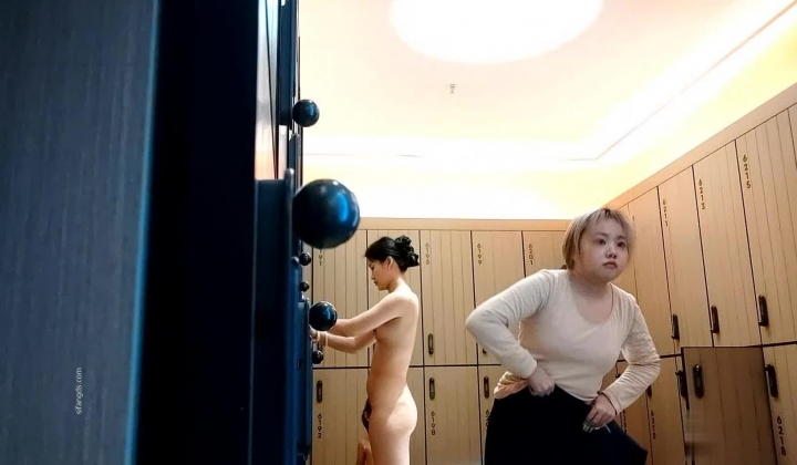 国内某高端会所更衣偷拍~高质量美女络绎不绝