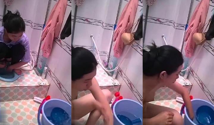 翻墻爬窗摆拍多位小姐姐洗澡换衣服