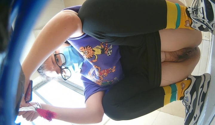 公园女厕暗藏摄像头偷拍 美女少妇的各种美鲍鱼