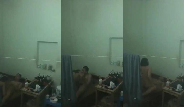 【猎奇稀缺 ️大开眼界】 门缝窗外偷拍 刺激偷拍情侣沉浸式啪啪 被偷拍都不知道 各式姿势操的好疯