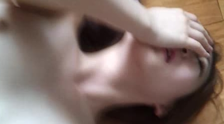 口爆 漂亮女同事越轨她第一次背叛品尝了老公之外的又一根鸡巴 吃上瘾了 每次草之前都要吃吃吃