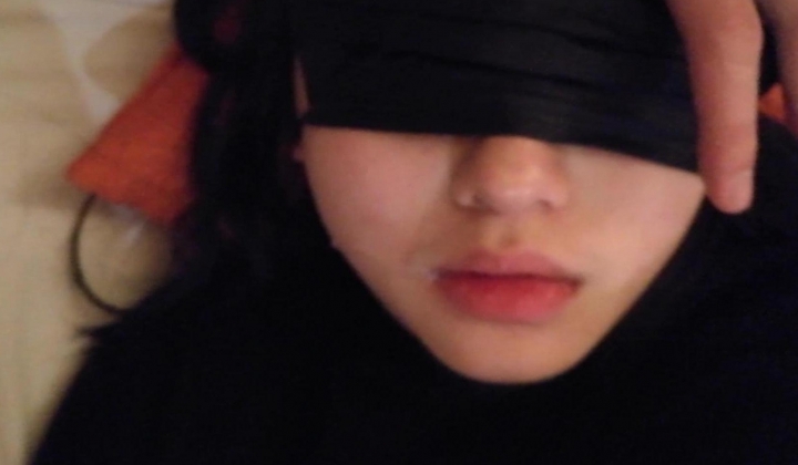 跟女友分手前最后一次见面给她下药玩
