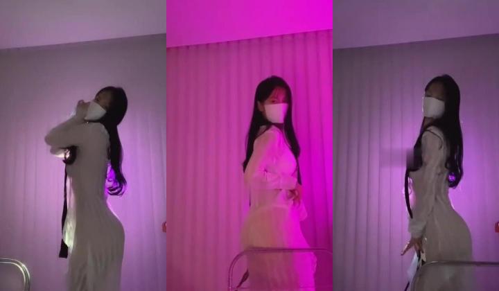 重磅bigo女神【宁依纯】最大尺度密码房真空露奶骚舞