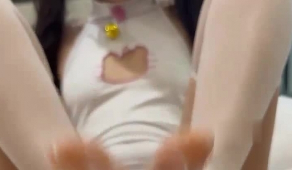 【千元稀缺定制】微胖裸舞女神【VVBO】 定制裸舞合集9V 良家居家自拍超清