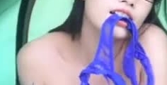 大奶淫荡骚逼公园里玩露出自慰，刺激紧张够变态