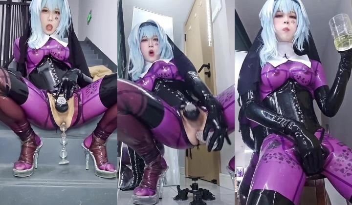 岛国极品胶衣COS男娘『Veritablezx22』自慰喝尿被调教爆菊超精彩