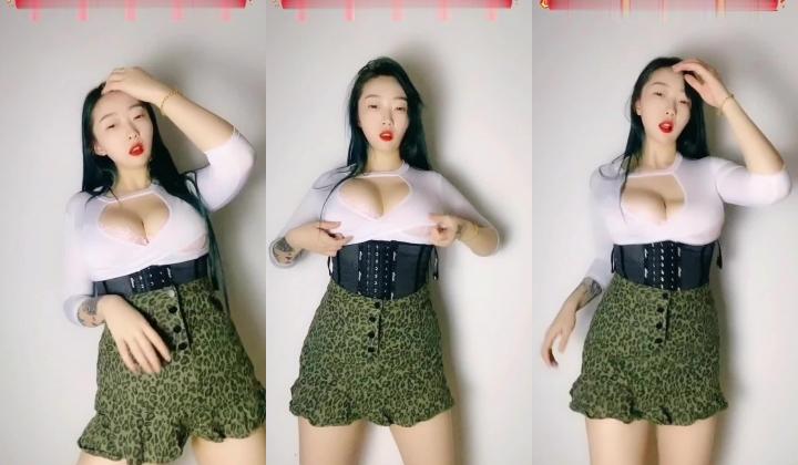 快手已永久封停18万粉丰腴大胸反差骚女【欣妹妹】全裸骚舞、抖奶、顶胯各种高潮脸