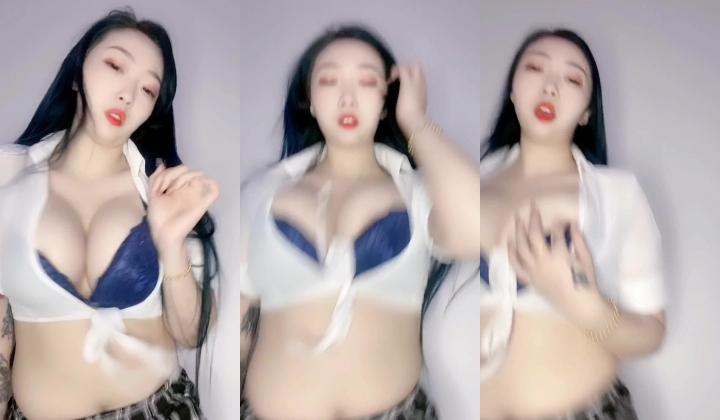 快手已永久封停18万粉丰腴大胸反差骚女【欣妹妹】全裸骚舞、抖奶、顶胯各种高潮脸