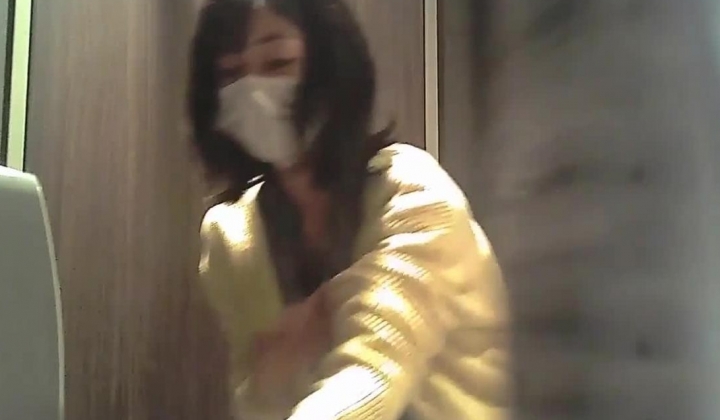 大神潜入韩国首尔商场双镜头后拍各种美女丰满臀部几个稀毛嫩逼美女
