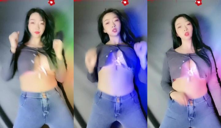 快手已永久封停18万粉丰腴大胸反差骚女【欣妹妹】全裸骚舞、抖奶、顶胯各种高潮脸