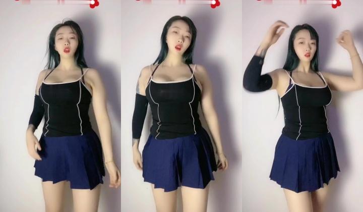 快手已永久封停18万粉丰腴大胸反差骚女【欣妹妹】全裸骚舞、抖奶、顶胯各种高潮脸