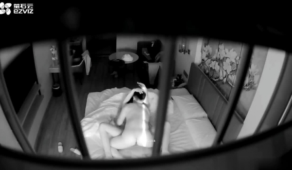 真实欣赏数对男女激情滚床单少女少妇各有各的优点大白屁股少妇穿的T裤真心惹火主动出击骚的一批