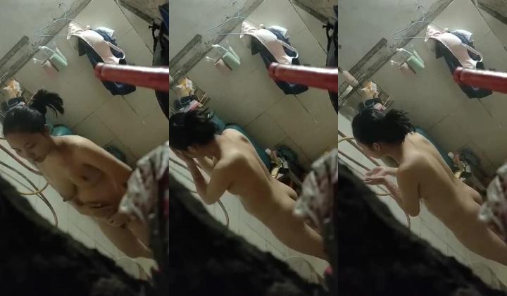 大神坑妹子女人坑女人第二季！校内女浴池渣女现场曝光裸身同学姐妹+出租屋气窗偸窥大奶妹洗澡