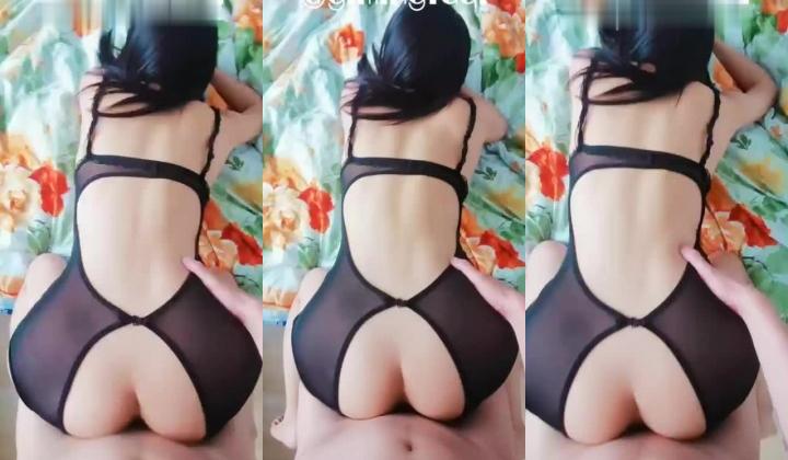 推特57万粉，95后G奶绿帽淫妻【易鸣夫妻_奶昔吖】付费，各种唯美性爱内射