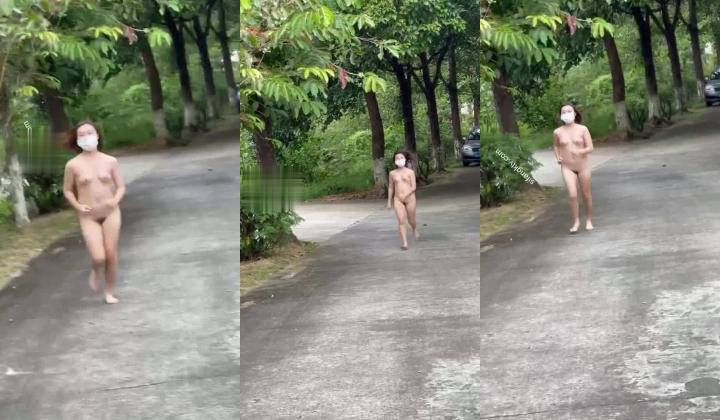 电报VIP付费群福利分享，行为艺术女大神，下乡村，人前极限全裸露出，大爷看到一脸懵逼