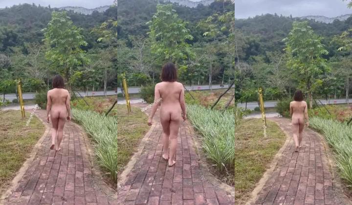 电报VIP付费群福利分享，行为艺术女大神，下乡村，人前极限全裸露出，大爷看到一脸懵逼