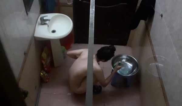 偷拍大神洗澡偷拍 胆量挑战训练近距离各种场景偷拍妹子洗澡精选合集