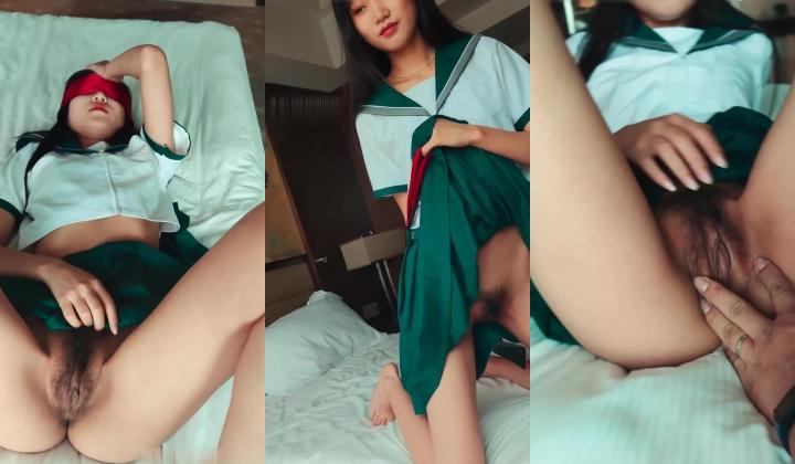 专约极品嫩妹『jklove6969』山东妹子却那么小巧 从此迷上了jk，bb还是水蜜桃味的，第一