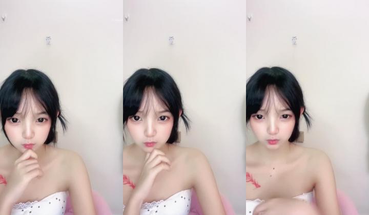 最美校花【鬼鬼阿】全裸热舞~道具自慰~扣穴~白浆哗哗流冒泡