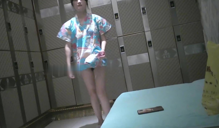 国内『温泉会所』贴脸偷拍沐浴更衣泳池戏水 超多美女良家少妇近距离接触