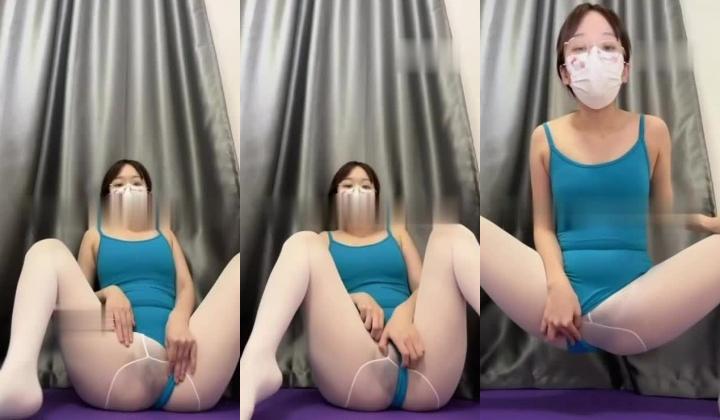 ️最新抖音泄密！东北气质反差骚姐姐【香香一字马】定制福利，裸舞脱衣舞自慰高潮喷水