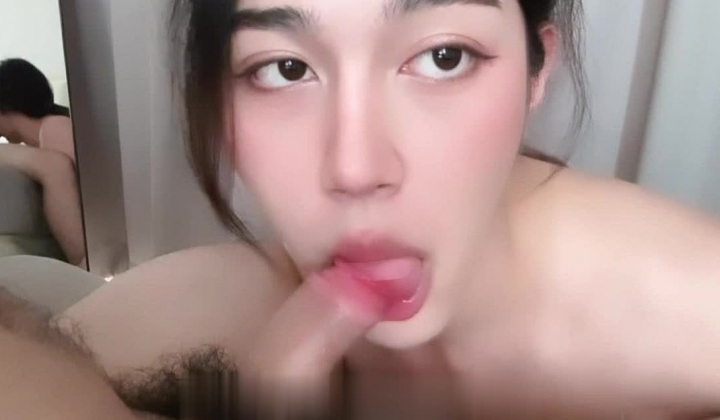 泰国专业口活选手，高颜值，性感身材，极品美乳，女友系反差少女「JannieX」OF大尺度露脸私拍