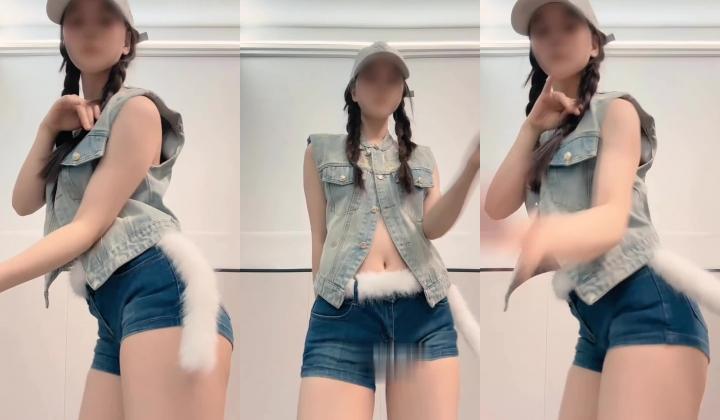 大学舞蹈专业，人气萌妹【小乔，原以安】，青春活力加滑嫩少女的诱惑