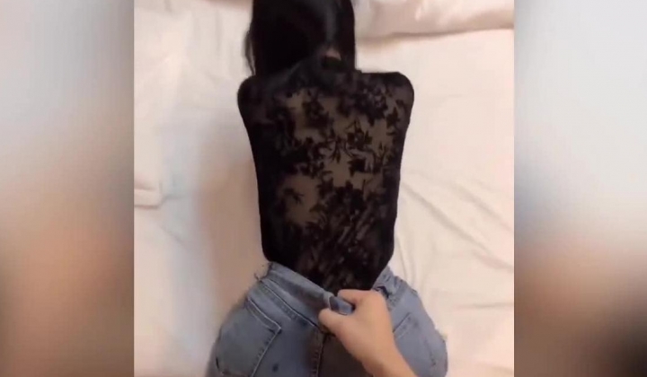 丝袜长腿娇妻被爆操特写