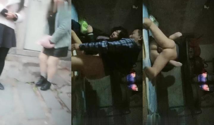 嫖娼从不带套下午小巷连干两个站街妹红墙房里的大波浪时尚卖淫女生意好等了很久才搞到