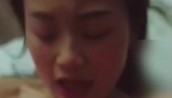 性感美骚少妇弄坏酒店蓬头 水电工来修理 故意脱落浴巾勾引求操 无套疯狂爆插 淫叫好爽