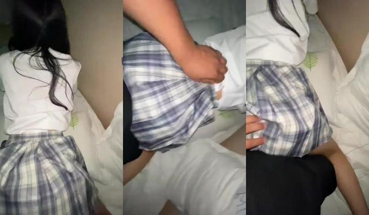 双马尾学妹初次性体验！在校大学生小母狗，双马尾才是最好的方向盘，你想不想扯一下呀！