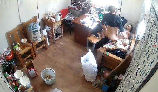 年度精选饭店商铺农户家值班室摄像头入侵真实偸拍多对男女过性生活老头打炮是真猛把套子都肏脱落了