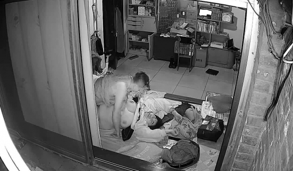 年度精选饭店商铺农户家值班室摄像头入侵真实偸拍多对男女过性生活老头打炮是真猛把套子都肏脱落了