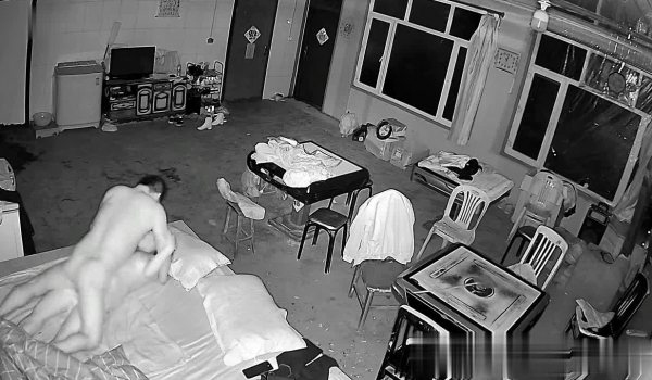 年度精选饭店商铺农户家值班室摄像头入侵真实偸拍多对男女过性生活老头打炮是真猛把套子都肏脱落了