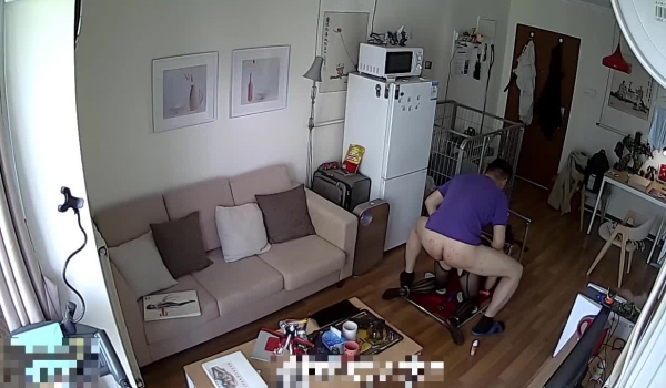 爱玩SM的玩具店胖老板带年轻漂亮的美女营业员回家各种变态玩弄啪啪,操的美女受不了说：不要了,下次
