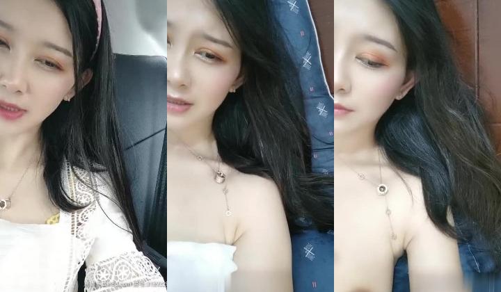 很正点的妹子原来是个奶妈，穿上裙子逼里塞个跳弹出门车上勾引大哥，奶水挤在鸡巴上舔弄让大哥喝奶