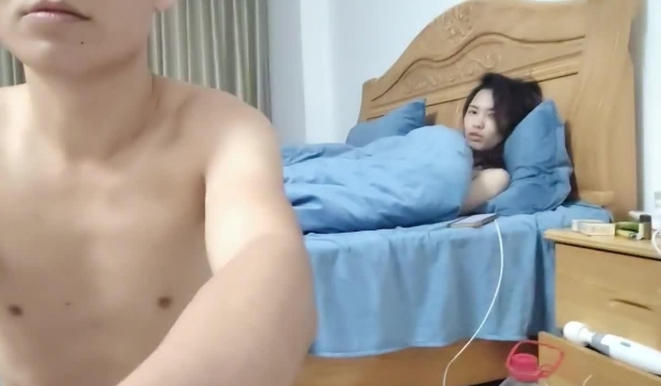 极品女神大学生，【深口舔情汁】，家中跟男友炮火连天不停，撒尿洗澡做爱，性爱每一天快乐无极限