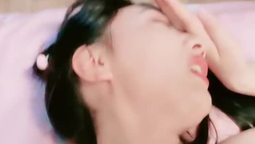 双马尾技校妹妹，‘我不会口，你不要打我呦，趴下还是躺下 ，我想打游戏啦啊啊啊轻一点我不要啦’，太